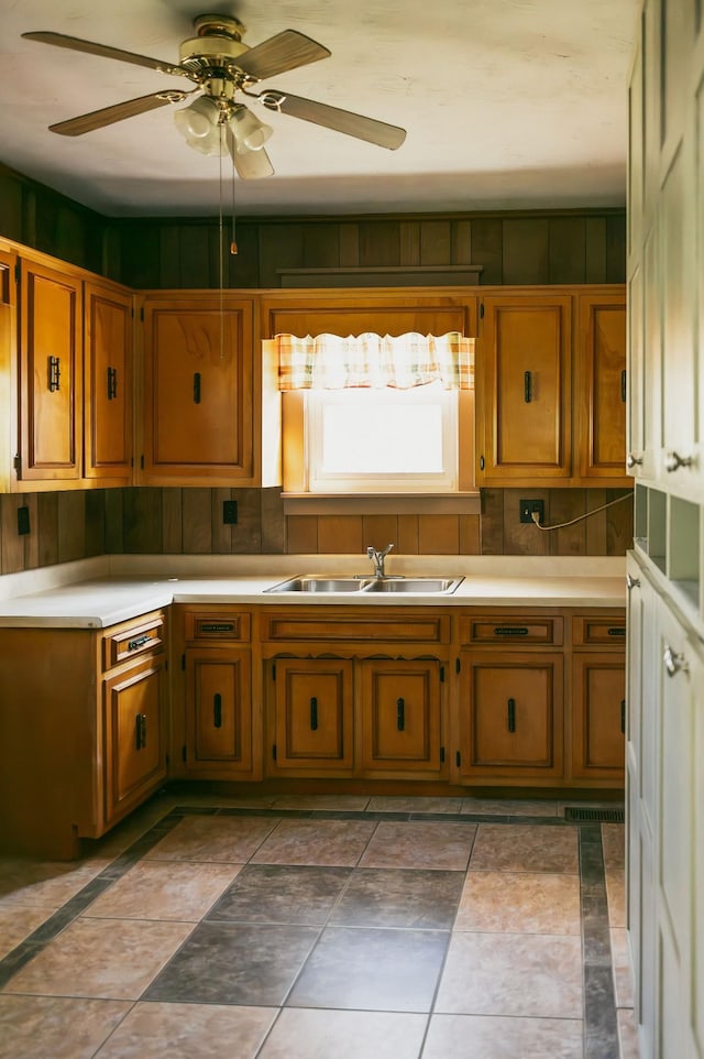 kitchen with sink and ceiling fan