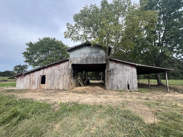 view of outbuilding