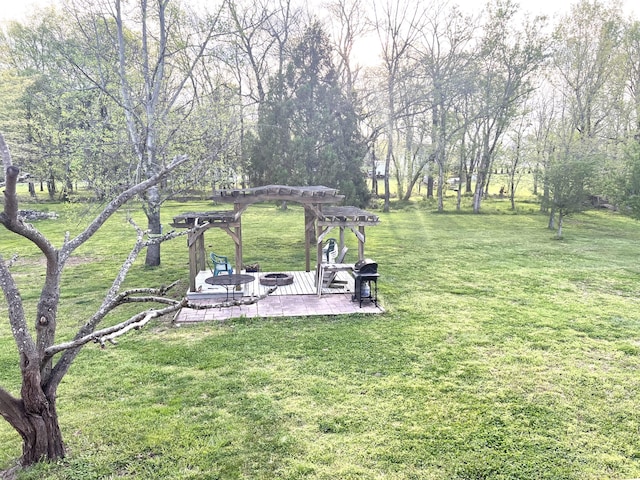 view of yard with a patio and a pergola