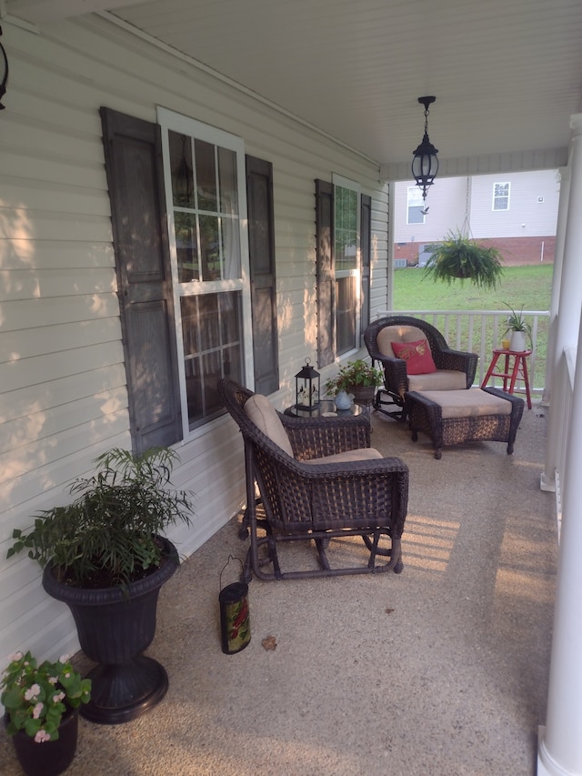 view of patio / terrace with covered porch