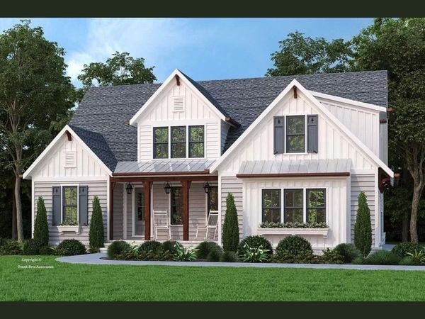 view of front of house featuring a front lawn and a porch