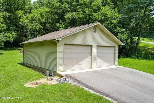 view of detached garage