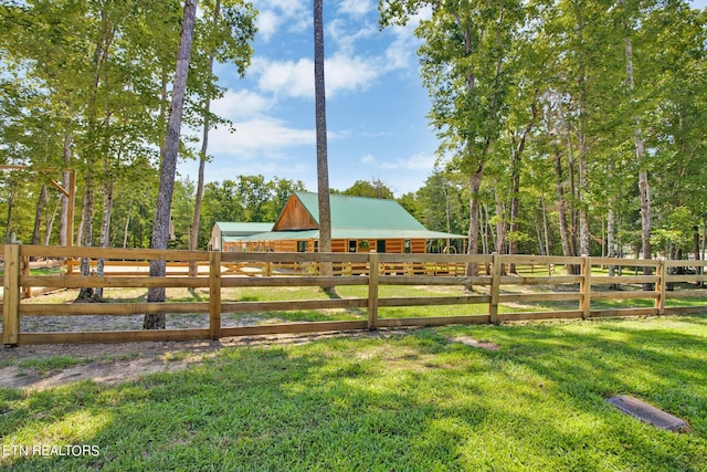 view of yard featuring a rural view