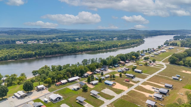 1020 Wc Pickett Rd, Clifton, TN 38425