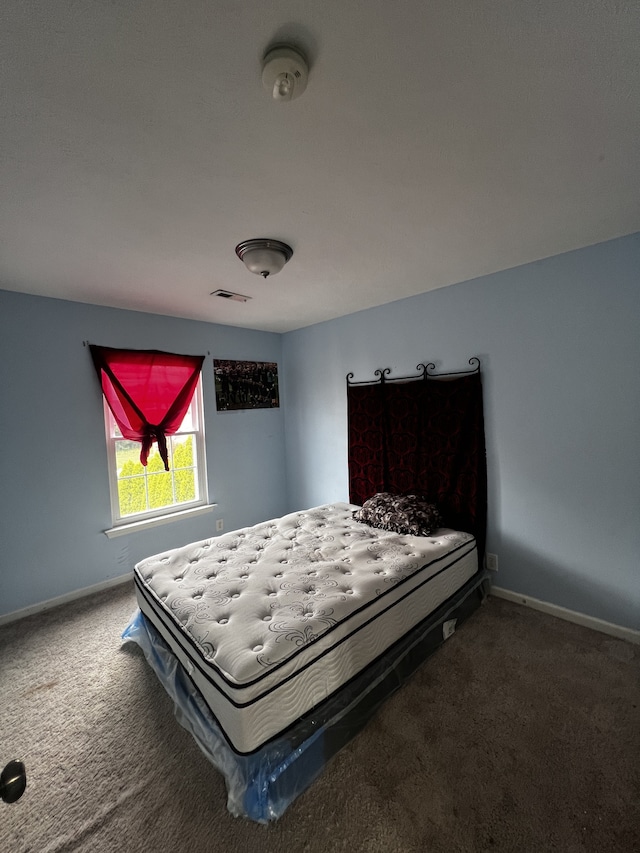 bedroom featuring carpet floors