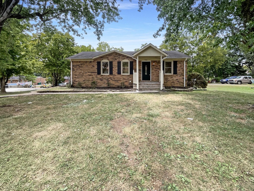 733 Sanders St, Lewisburg, TN 37091 - photo 1