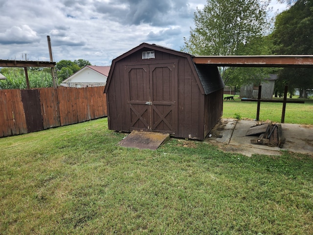 view of outdoor structure with a yard