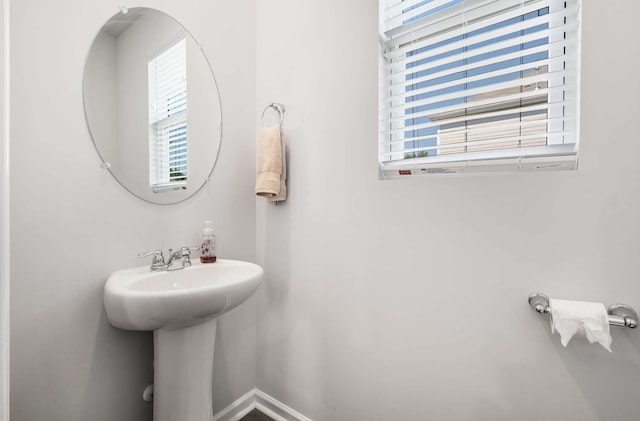 bathroom featuring sink