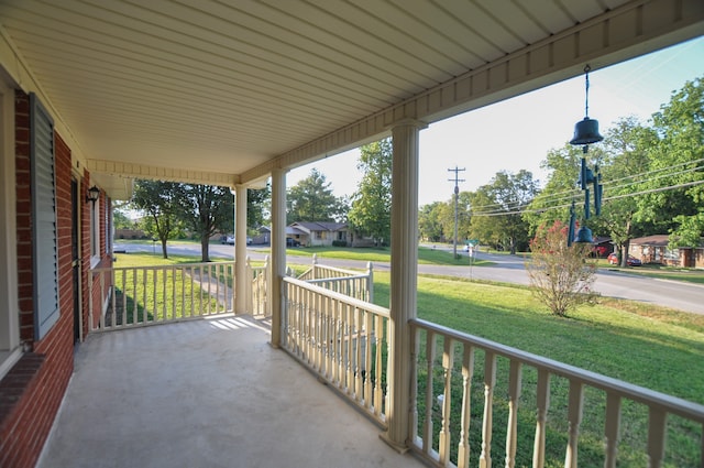 view of patio / terrace with covered porch