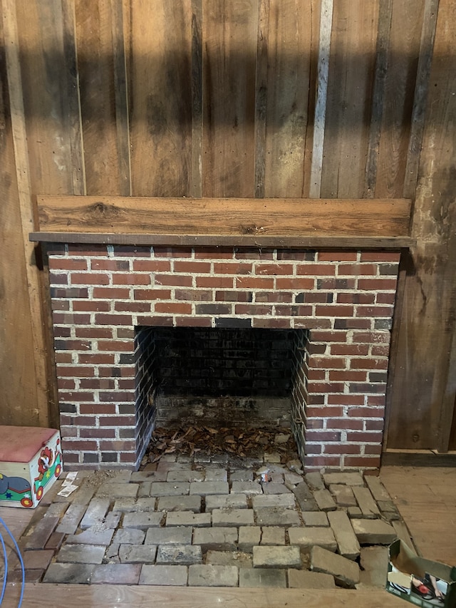 room details featuring a fireplace