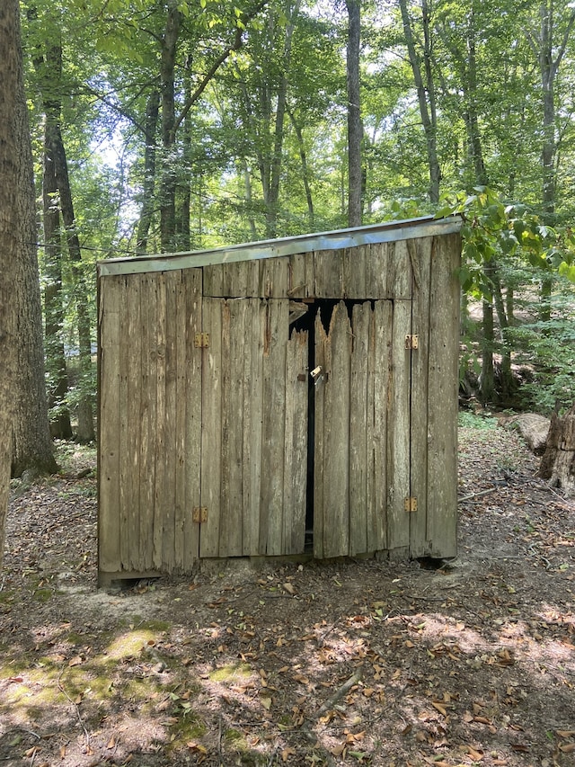 view of outdoor structure