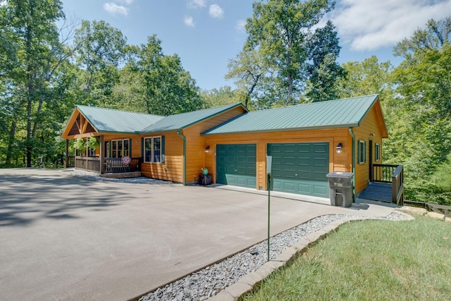 view of front facade with a garage