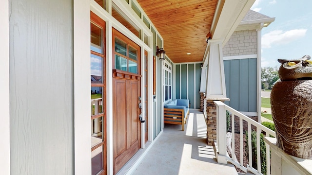 balcony featuring covered porch