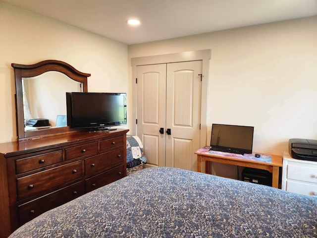 bedroom featuring a closet