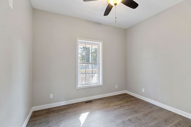 unfurnished room featuring wood-type flooring and ceiling fan