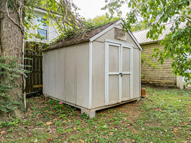 view of outdoor structure