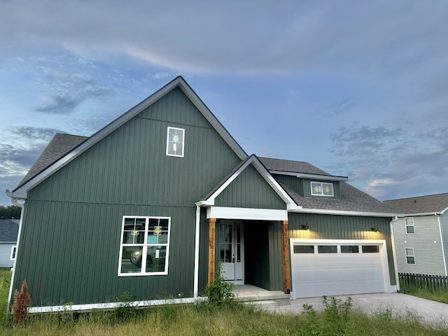 view of front facade featuring a garage