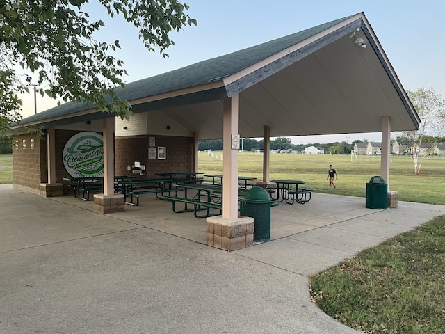 view of community featuring a lawn