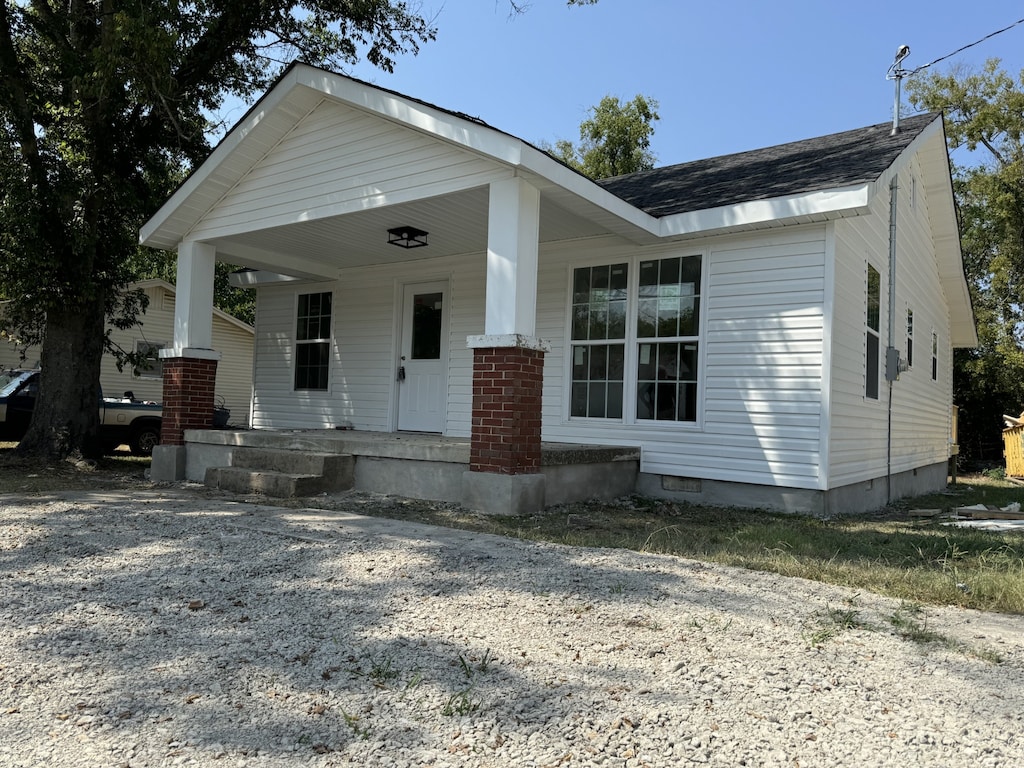 view of front of house featuring covered porch