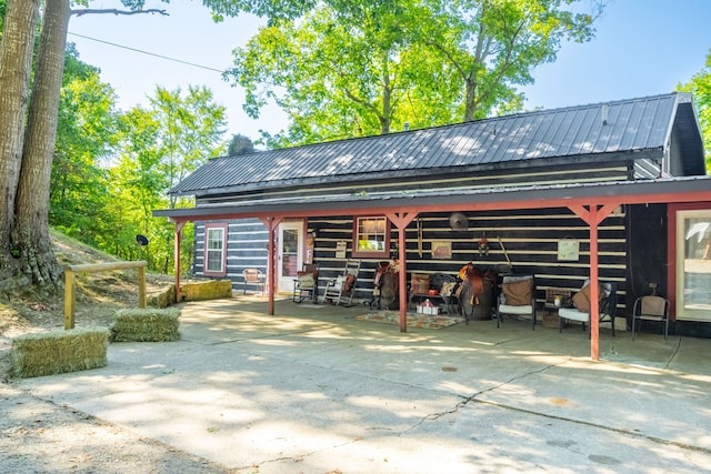 exterior space featuring an outdoor structure