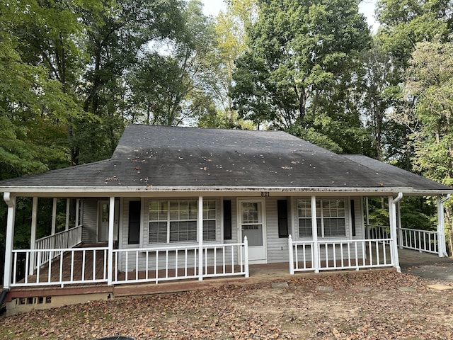 view of front facade with a porch