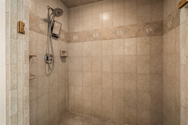 room details with tiled shower