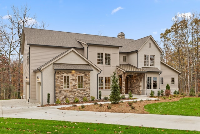 view of front facade featuring a garage