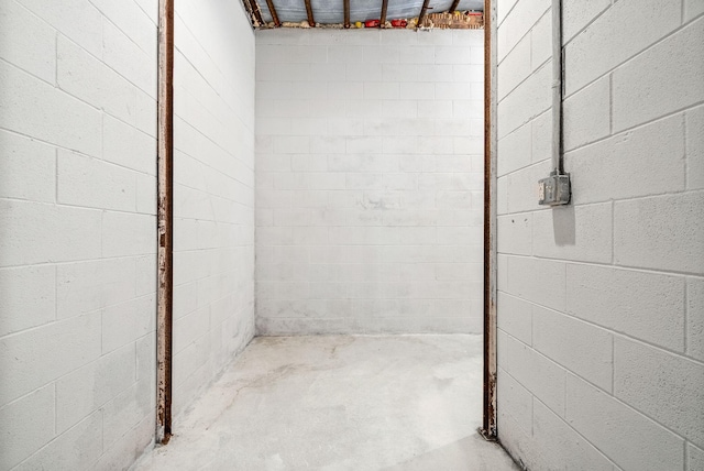 bathroom featuring concrete flooring