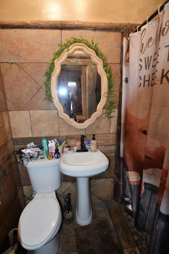555 Myrick Branch Rd, Pulaski, TN 38478 - bathroom featuring toilet and a shower with shower curtain