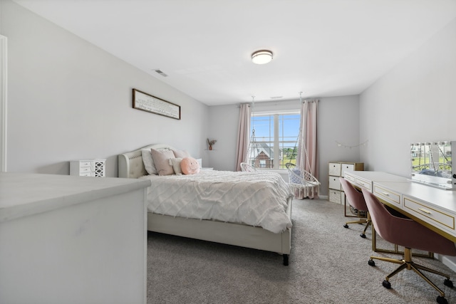 bedroom with carpet flooring