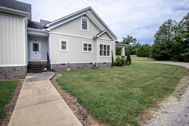 exterior space with a yard