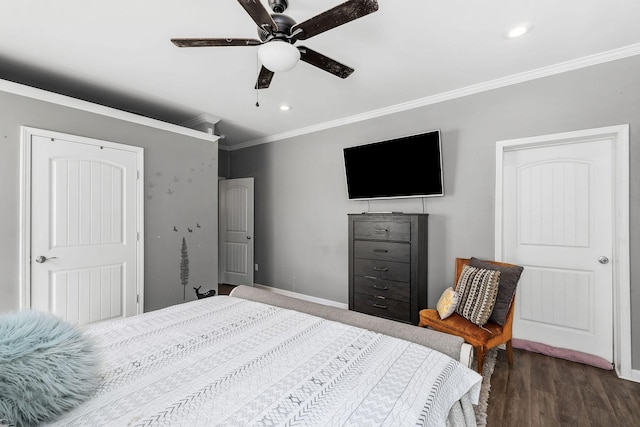 bedroom with crown molding, baseboards, recessed lighting, wood finished floors, and a ceiling fan