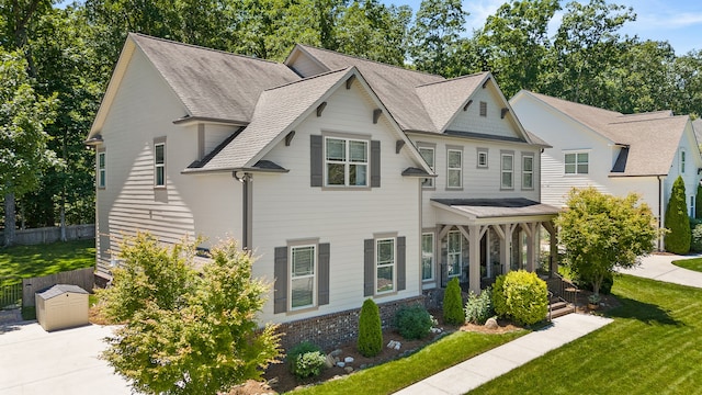 view of front of property with a front lawn