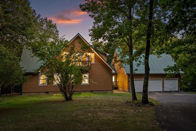 exterior space featuring a yard