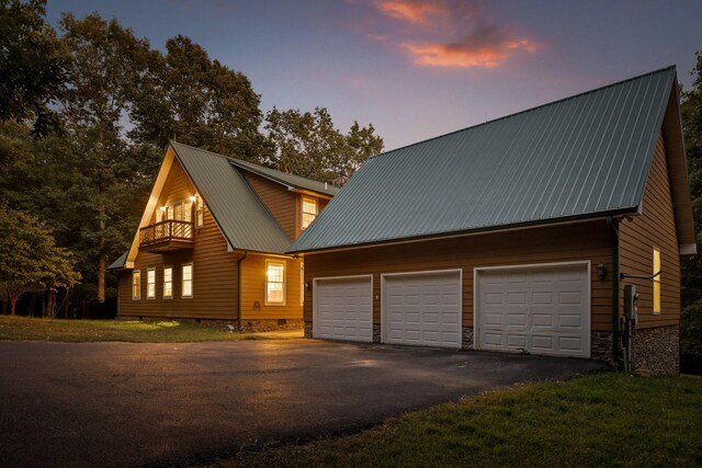 view of front of home featuring a garage