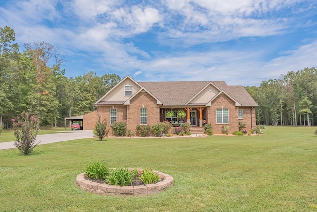 craftsman-style house featuring a front yard