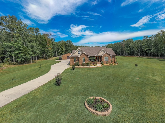 ranch-style house featuring a front yard