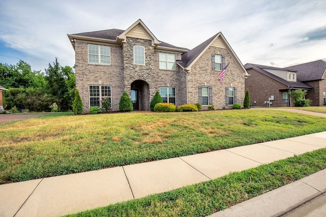 view of front of house featuring a front yard