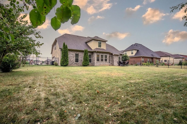 exterior space featuring a lawn