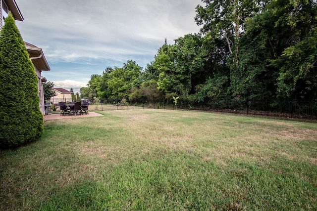 view of yard with a patio area