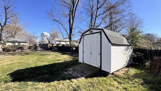 view of outdoor structure with a yard