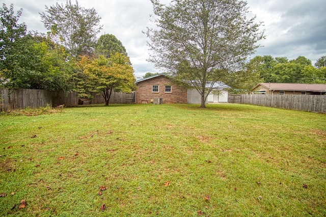 view of yard featuring cooling unit