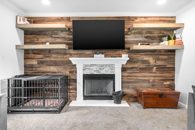 living room with crown molding and carpet