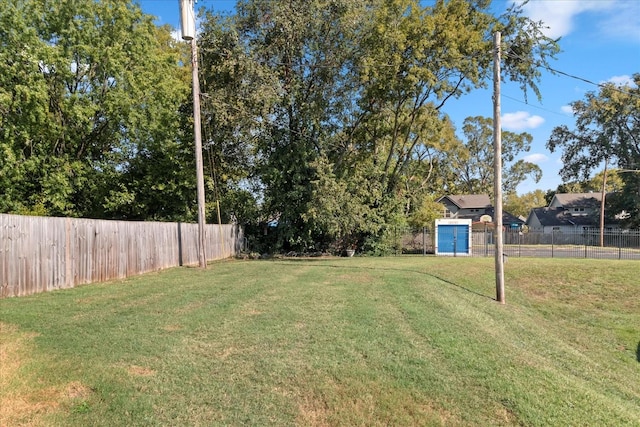 1227 Mcgavock Pike, Nashville, TN 37216 - view of yard with a shed and an outbuilding