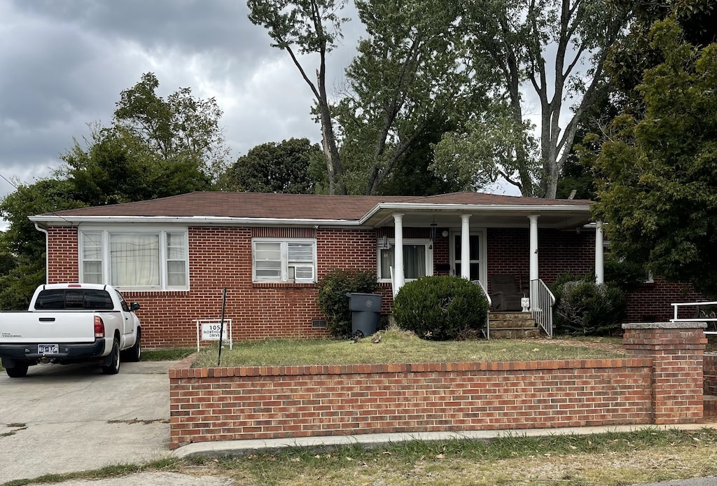 view of front of house with a porch