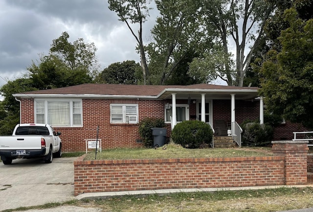 105 Northgate Dr, Mcminnville, TN 37110 - view of front facade featuring brick siding and a porch