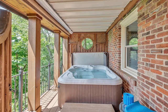 5053 Villa Crest Dr, Nashville, TN 37220 - sunroom with a jacuzzi