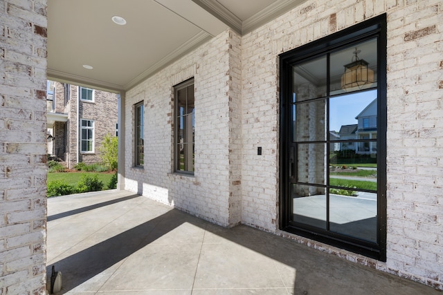 property entrance with covered porch