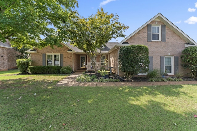 view of front facade with a front yard