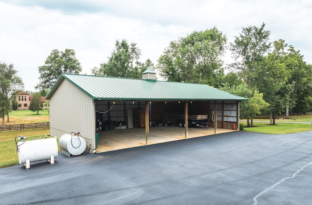 exterior space featuring a lawn